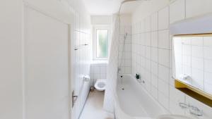 Cozy Zürich with Balcony and Kitchen