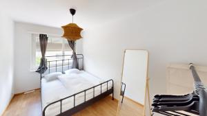 Cozy Zürich with Balcony and Kitchen