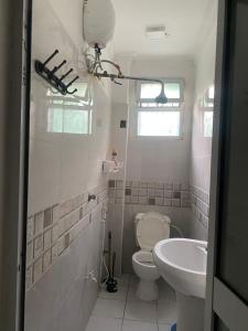 Nayas Haven Studio Bamburi Mwembeni with hot shower