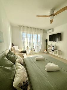 Sea View Studio with Balcony, Near Italy & Monaco