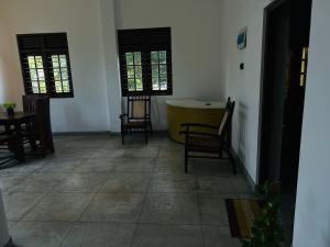 Hikka Residence 98