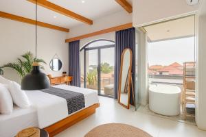 Quiet 2bd villa, w Pool, 8 min to Surfing Beach!