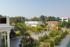 Maa Stays - KK Farm Palace