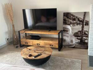 Antwerp West Side, Fireplace