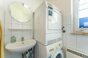6 Personen Familienferienhaus mit Sauna, Whirlpool zwei Toiletten und Kaminofen in Otterndorf