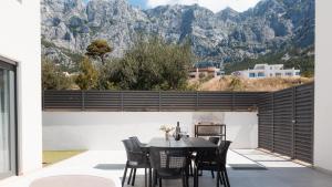 Sunny Lux Villa 2 in Makarska by Villas Guide