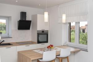 Flower Garden Rhapsody - Modern Family Apartments near Fazana