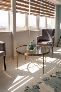 Hadrian Gate - Central Kaleici Flat with Panoramic Sea View