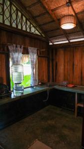 Cozy Beach Cottage Next to Full Moon Café