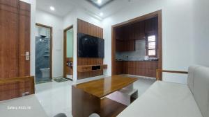 Himalayan View stay 1 BHK GMS Road
