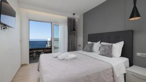 Sunny Lux Villa 3 in Makarska by Villas Guide