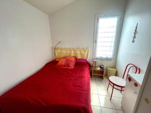 Maison T3 avec jardin clos, véranda, animaux admis, parking, proche mer - FR-1-92-677