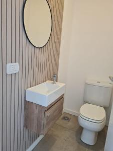 Casa De Campo Moderna Con Pileta