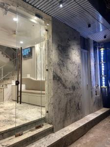 Newly Built Guest House Shree Guru 3 Minute Walking Distance From New Delhi Railway Station