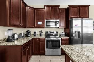 7601-IBRAHIM · 7601 Themed 7BD Villa- Poolspa - Game room