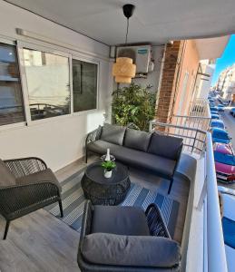 PMT13 - Large city apartment by the Beach