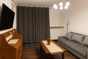 Modern Apartment Malborska,14, Metro&Mall, Parking&SmartTV