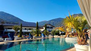SCHLOSSHOF SÜDTIROL - Hotel & Camping Resort