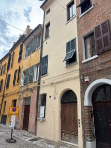 Historic Center Elegant open space luggage storage