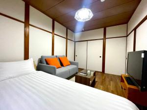 i Home Osaka ZEN NEST Rare 4BR Traditional House Authentic Machiya Living Quiet Central