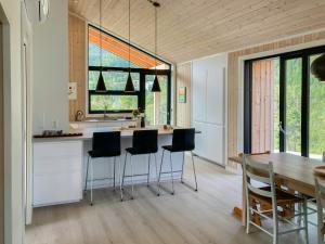 Modern Cabin With Panoramic Views Near Gautefall