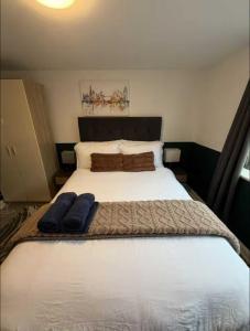 Lovely Double Bed in London