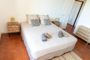 Historic Provençal Farmhouse With Pool In Provence