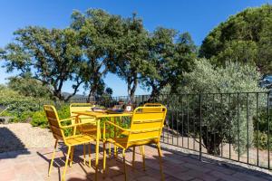 Historic Provençal Farmhouse With Pool In Provence