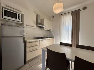 Comfy flat with two terraces and fireplace