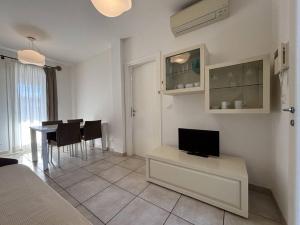 Comfy flat with two terraces and fireplace