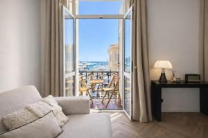 DELUXE SEAVIEW BALCONY - 2 min PALAIS & BEACH