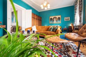 Teal and Gold Hideaway - Downtown Chic