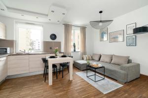 Rodzinny Apartament z Parkingiem w Poznaniu by Noclegi Renters