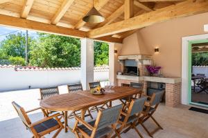 Villa Bianca - family vacation villa in rural Istria