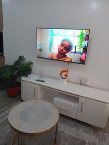 Ezzy katana properties