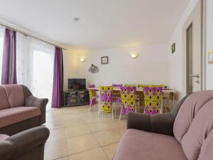 Holiday Home Annemarie by Interhome