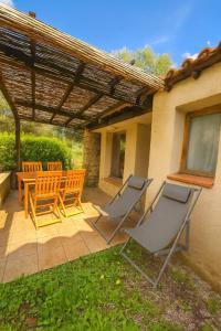 Mini villa vue jardin dans résidence calme wifi piscine mer à pied