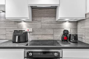 Newly & Stylish Renovated 2BR at Angel Station