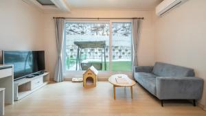 Pocheo Welcome Paw and Meow Pet Pension