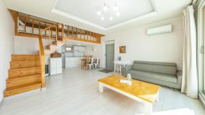 Yeosu Grace Family Pension