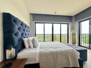 Luxurious New Loft with Iconic City Views