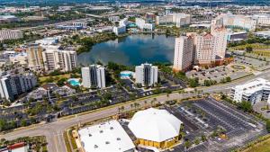 2301 Enclave Skyline condo Near Universal