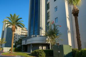 2301 Enclave Skyline condo Near Universal