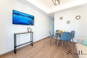 Beachfront place with Balcony & Pool