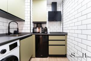 Beachfront place with Balcony & Pool