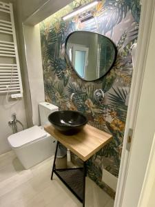 Suite with bathroom and private terrace in the center