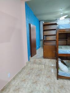 Apê perfeito para casais e família 7 camas em frente ao metro