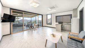 Yeosu Fisterra Spa Poolvilla