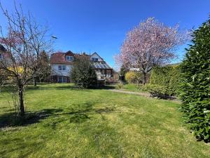 Haus Ostseesprung - Fewo Victoria im Souterrain mit Terrasse und gem Garten