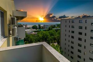 Marc Holiday Moonlight